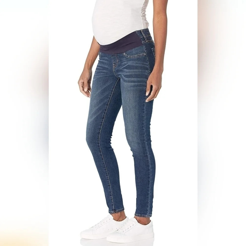 NWOT Signature by  Levi Strauss & Co. Gold Label Maternity Skinny Jeans